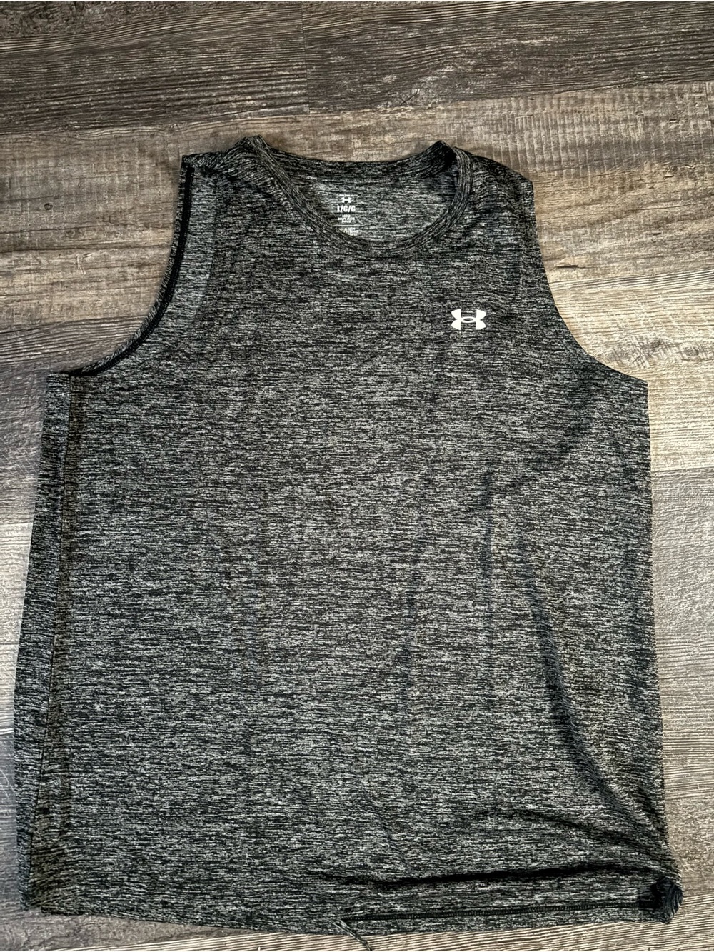 NWOT Under Armour Women’s Heathered Gray Sleeveless Performance Shirt Large